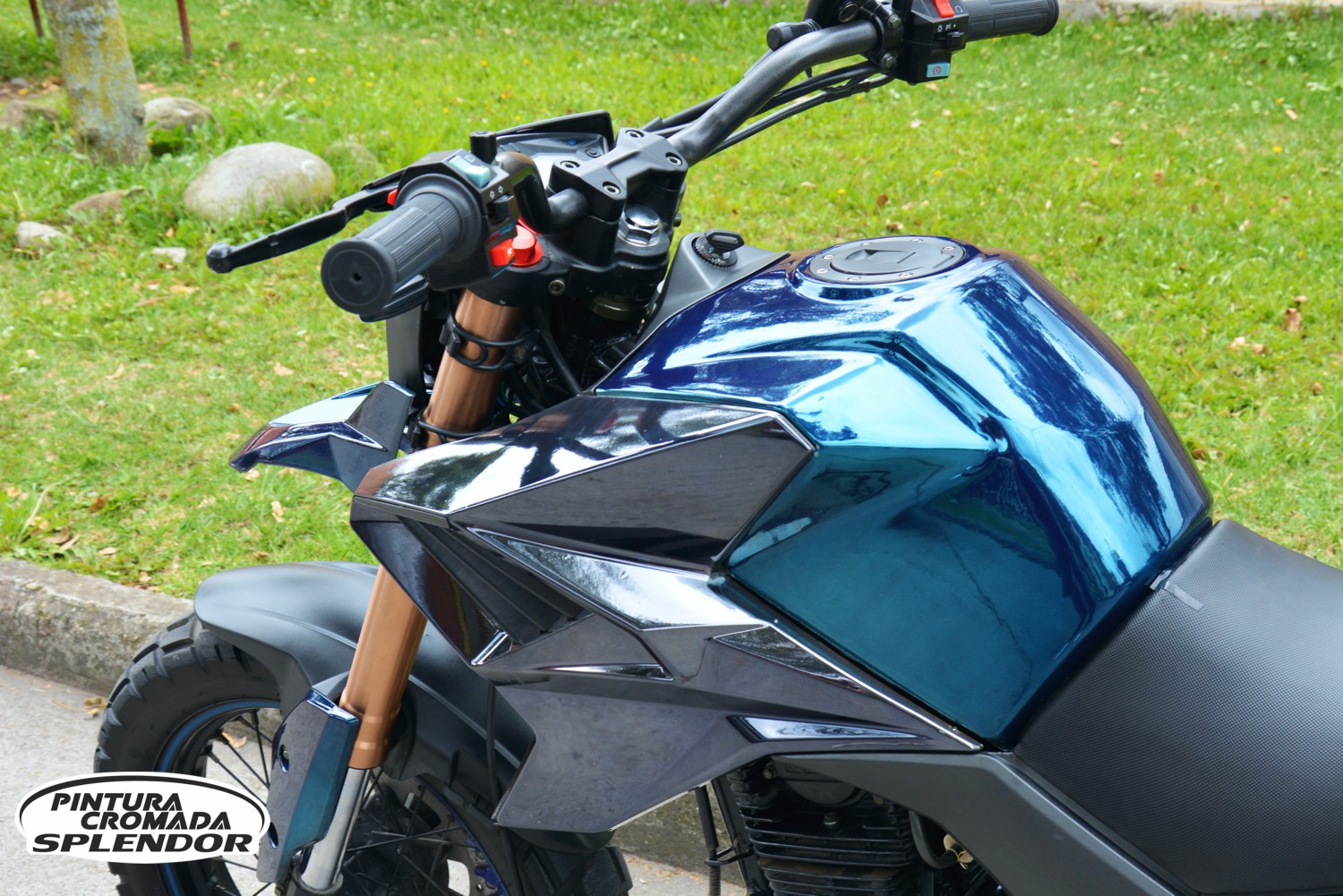 Motocicleta Pintada Cromo Azul Y Negro Pintura Cromada Splendor